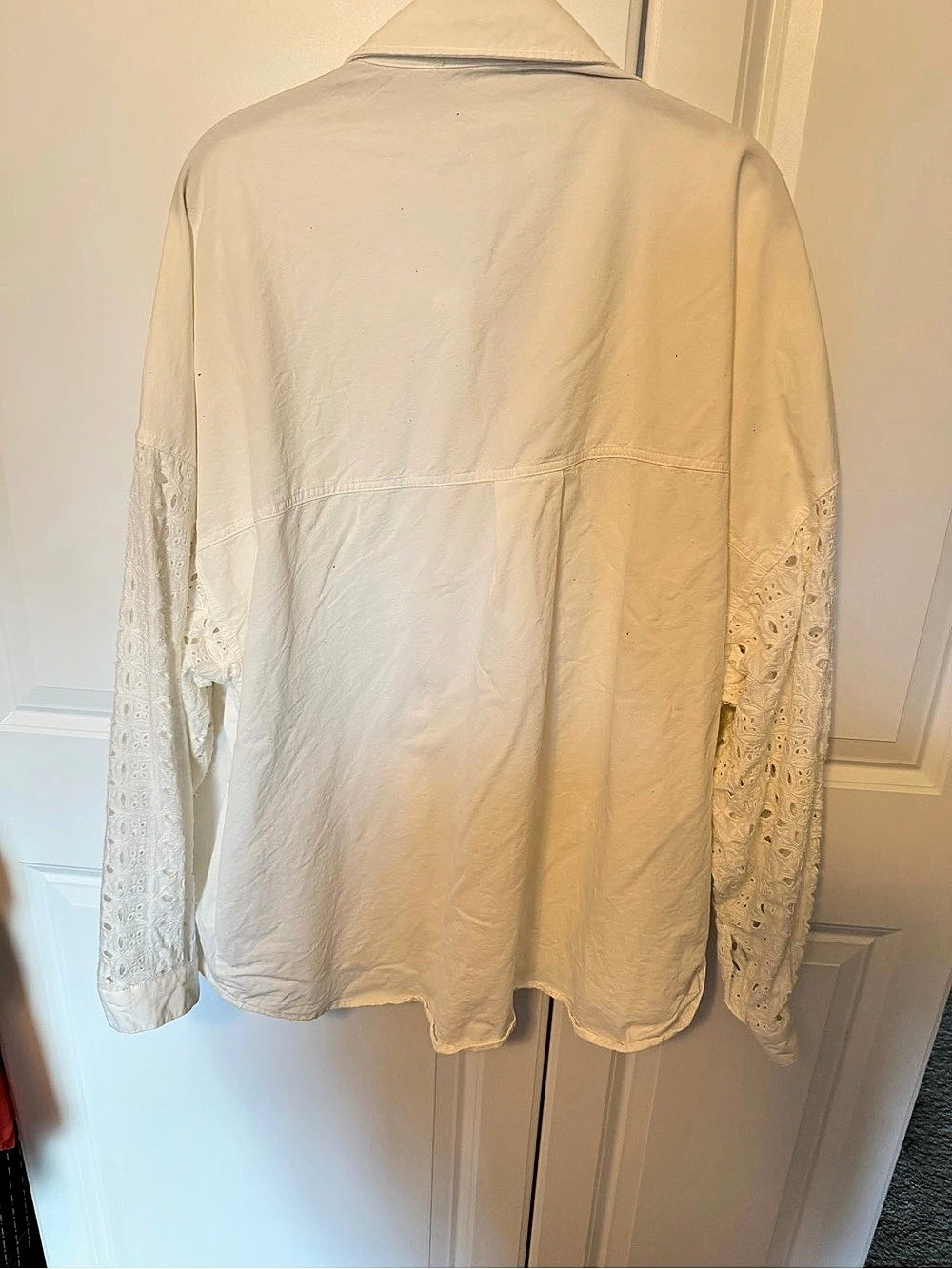 Oli & Hali
White Lace Sleeve Button Down Size Large - Picture 2 of 5